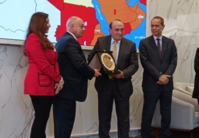 اللواء سمير فرج في ندوة المعهد العالي للإعلام وفنون الاتصال: أجدع عسكري في العالم هو الجندي المصري